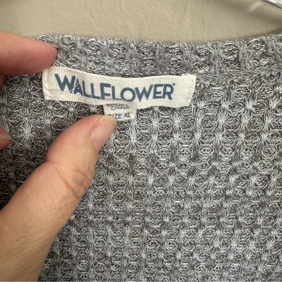 Gray Cardigan - Picture 4 of 4